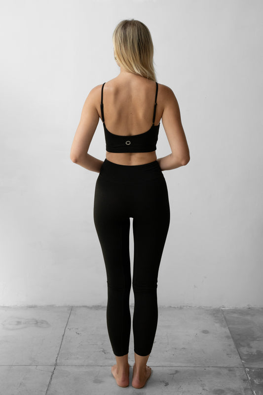 Legging noir taille mi-haute avec couture en V